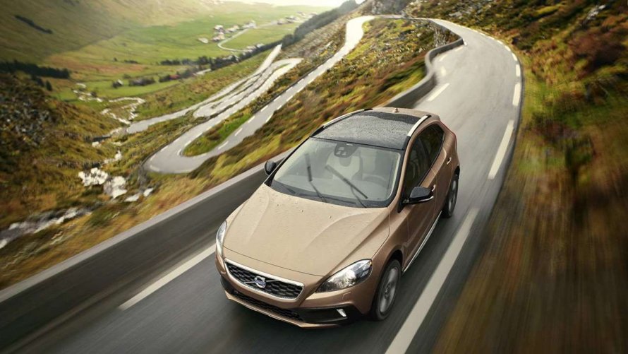 Volvo v40 Cross Country панорамная крыша