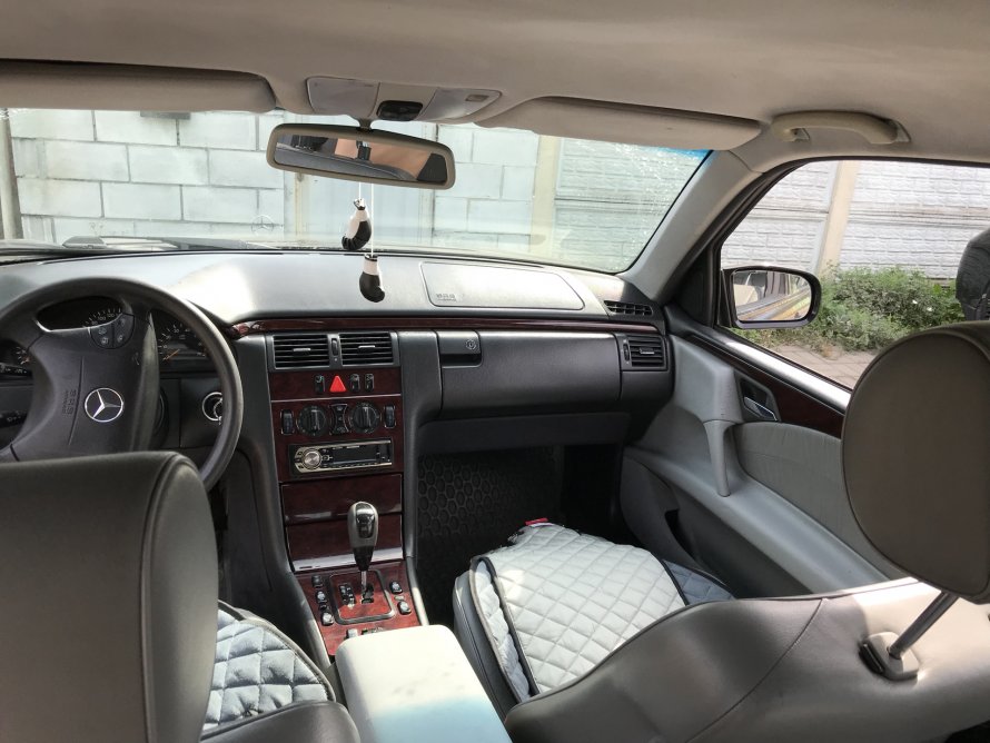 Mercedes Benz e class w210 салон