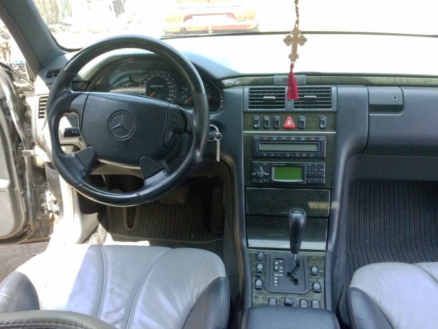 W210 1997 салон