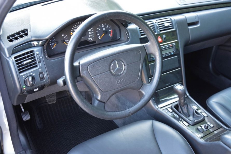 Mercedes Benz w210 Interior