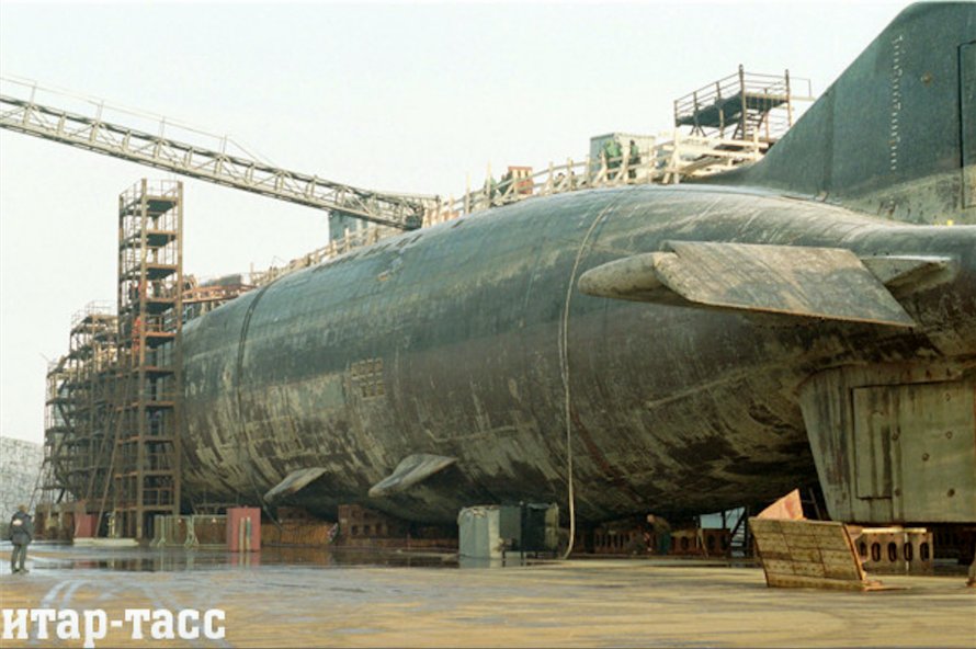 Атомная подводная лодка Курск 2000