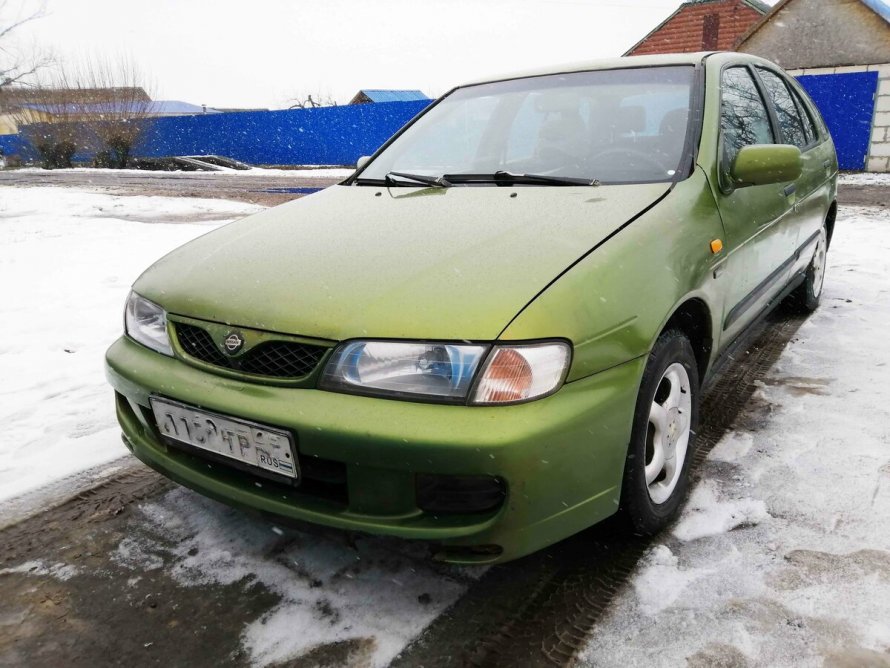 Nissan Almera 1998 зеленый