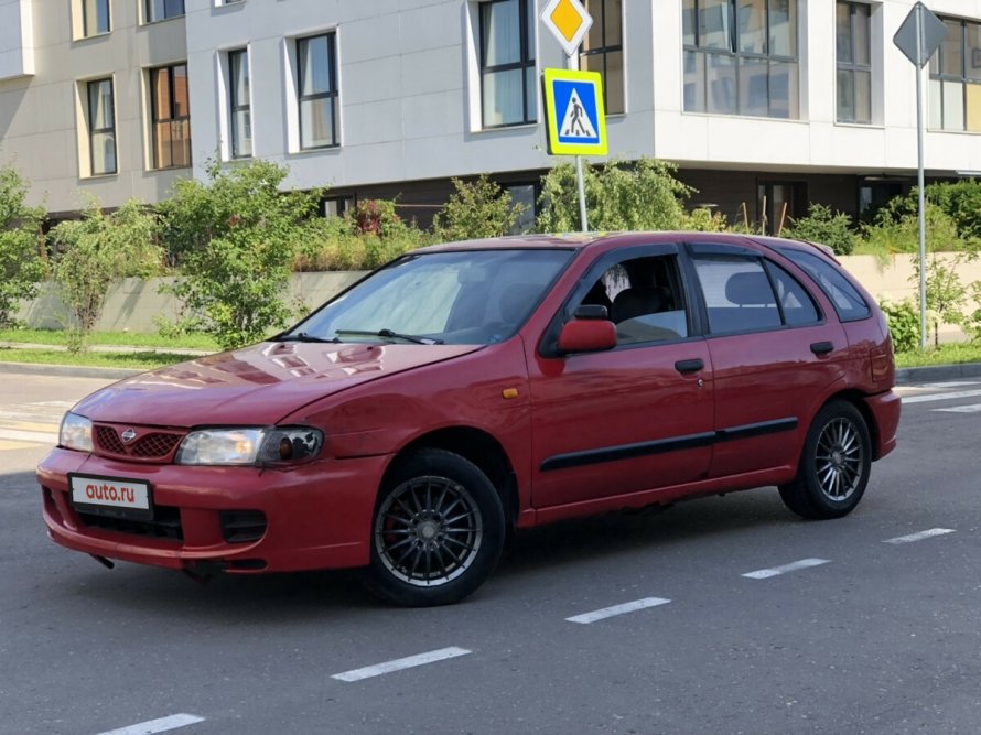 Nissan Almera 1998 хэтчбек