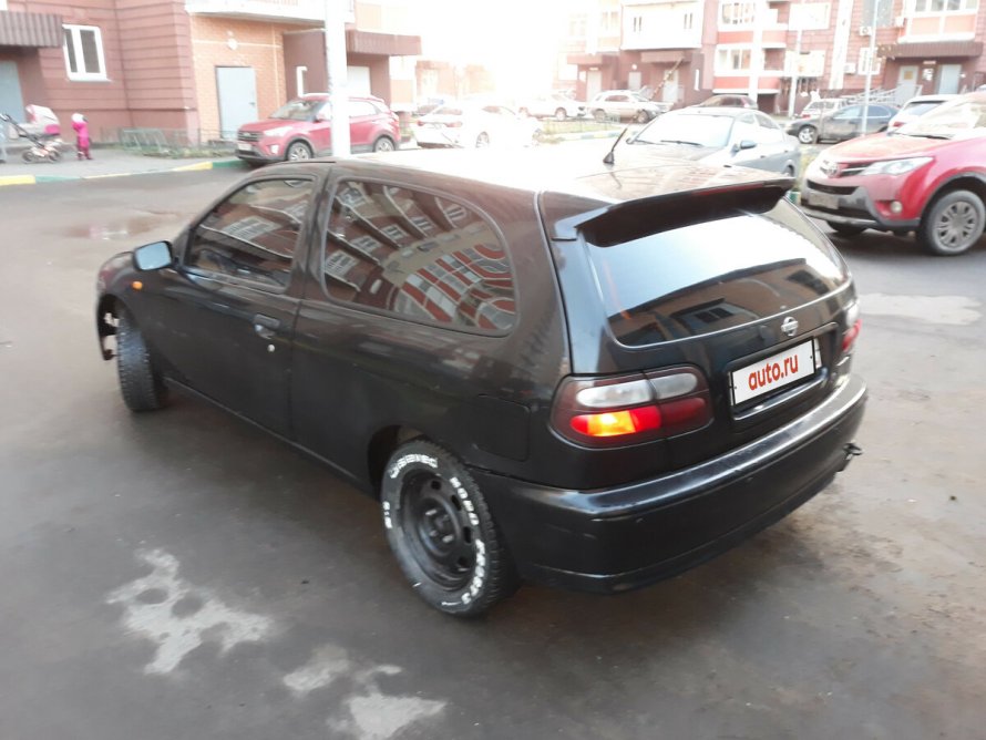 Nissan Almera 1998 хэтчбек