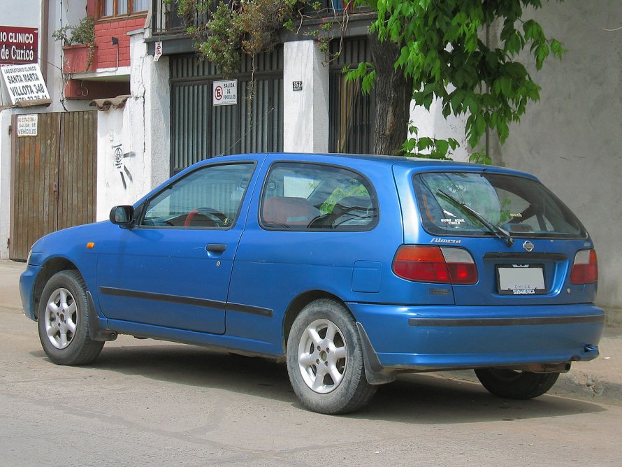 Nissan Almera n15 хэтчбек