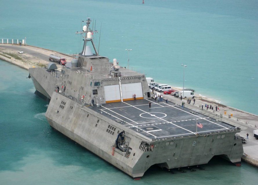 Корабль ВМС США USS LCS-2
