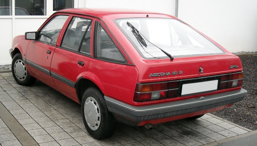 Opel Ascona c хэтчбек