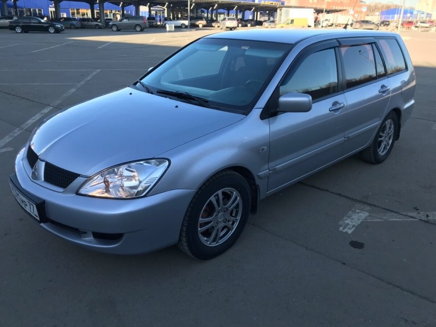 Mitsubishi универсал 2006