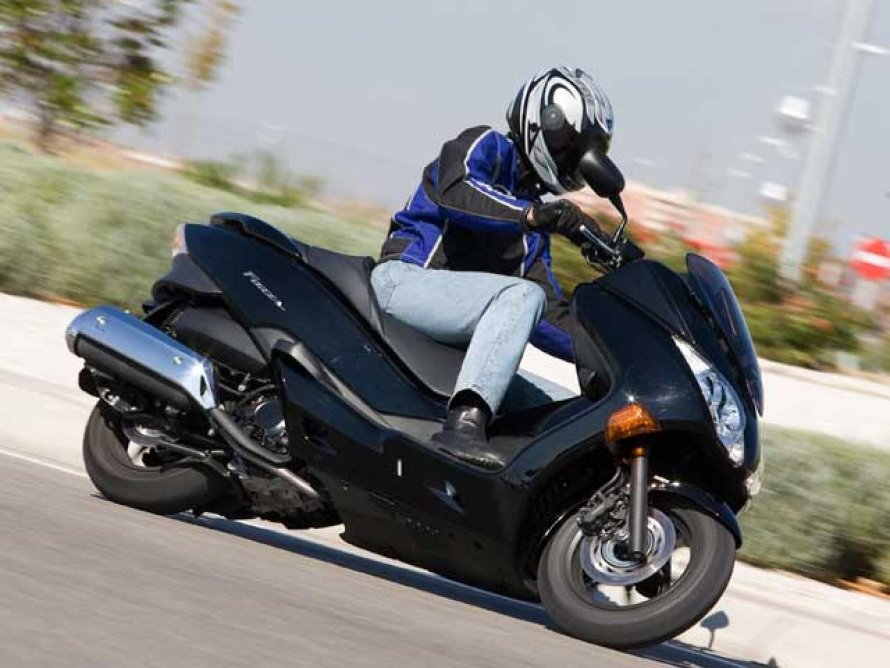 Скутер Honda Forza