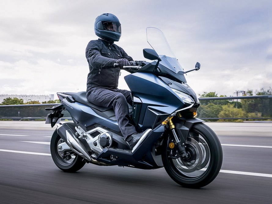 Макси скутер Honda Forza 250