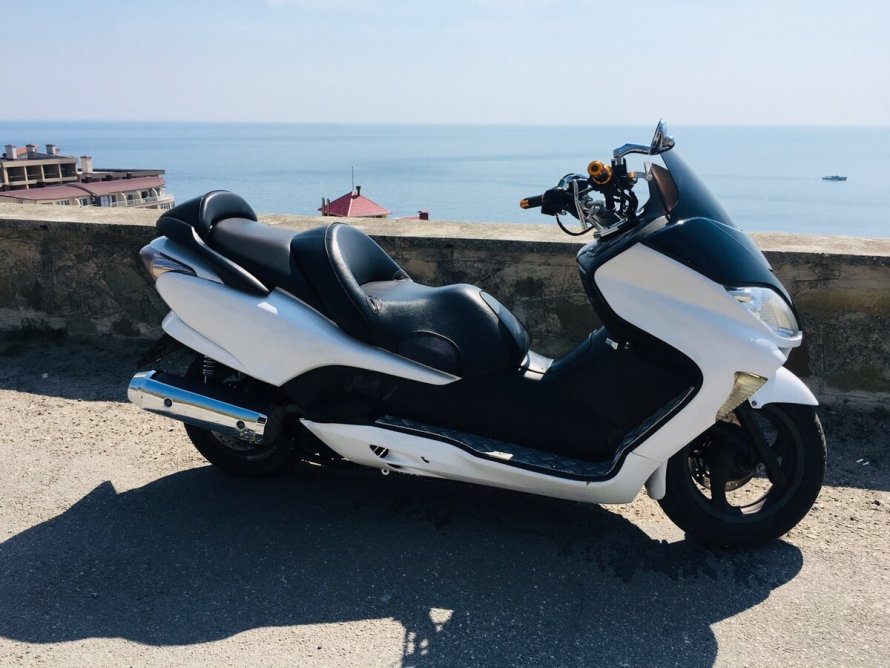 Скутер Honda 300 кубов