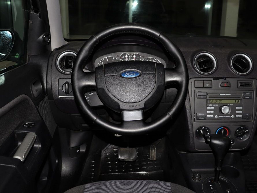 Салон Форд Фьюжн 1.6 автомат