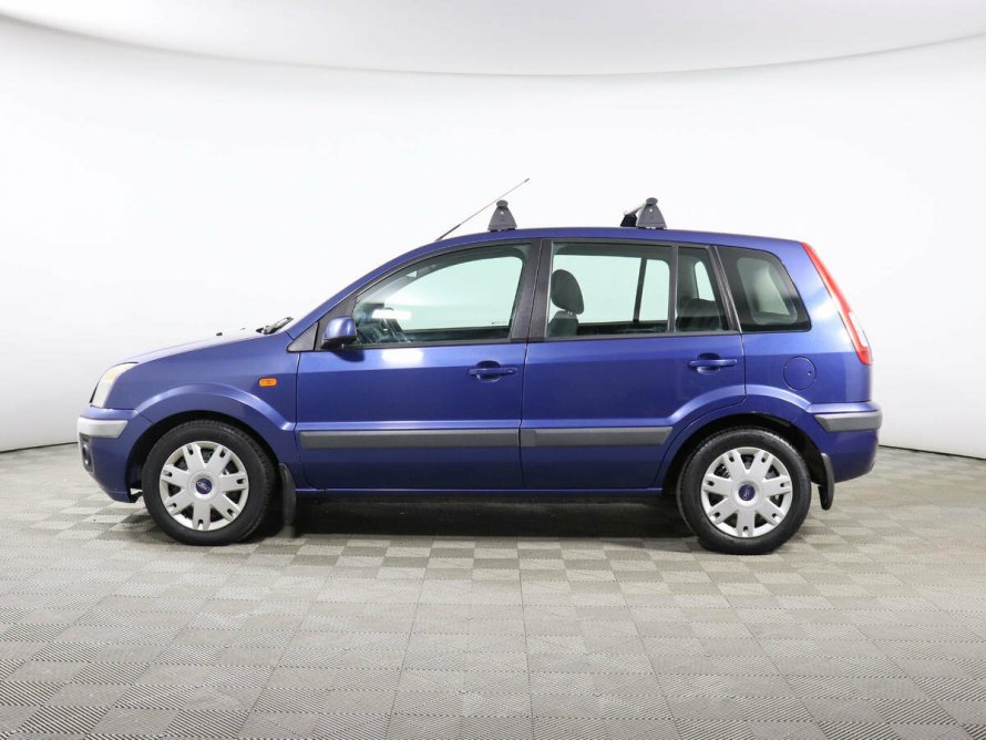 Carro автосалон Ford Фьюжен