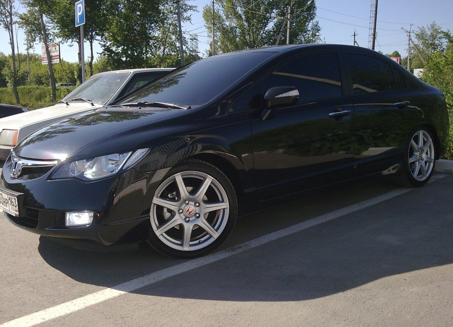 Honda Civic 4d r17
