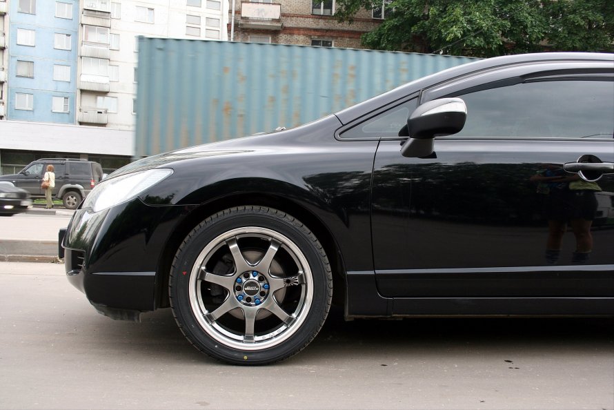Honda Civic 4d r17