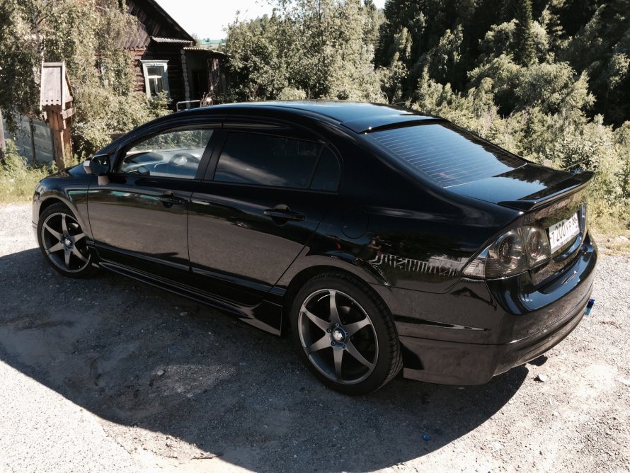 Civic 8 r18
