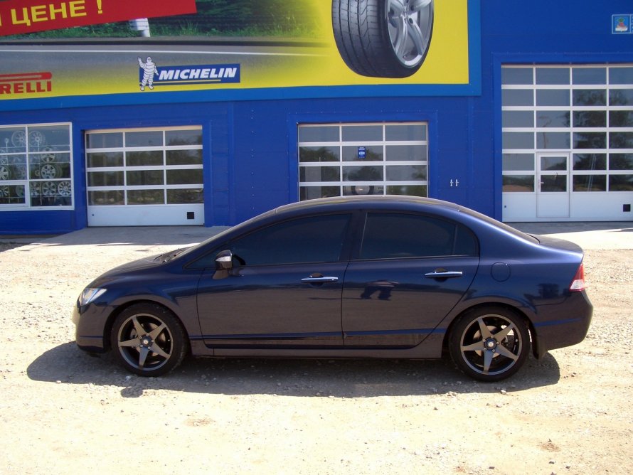 Honda Civic 4d r17