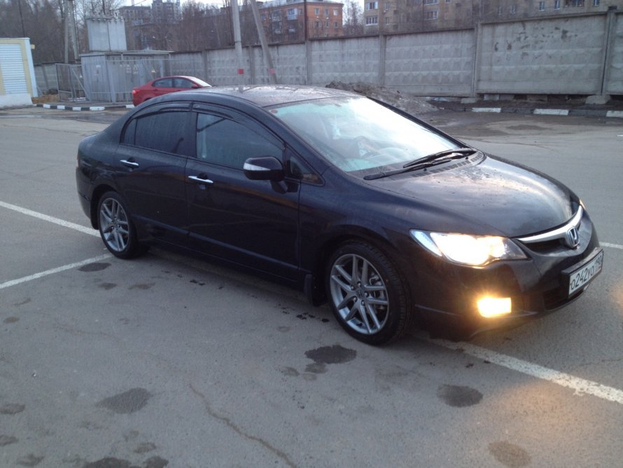 Honda Civic 8 r17