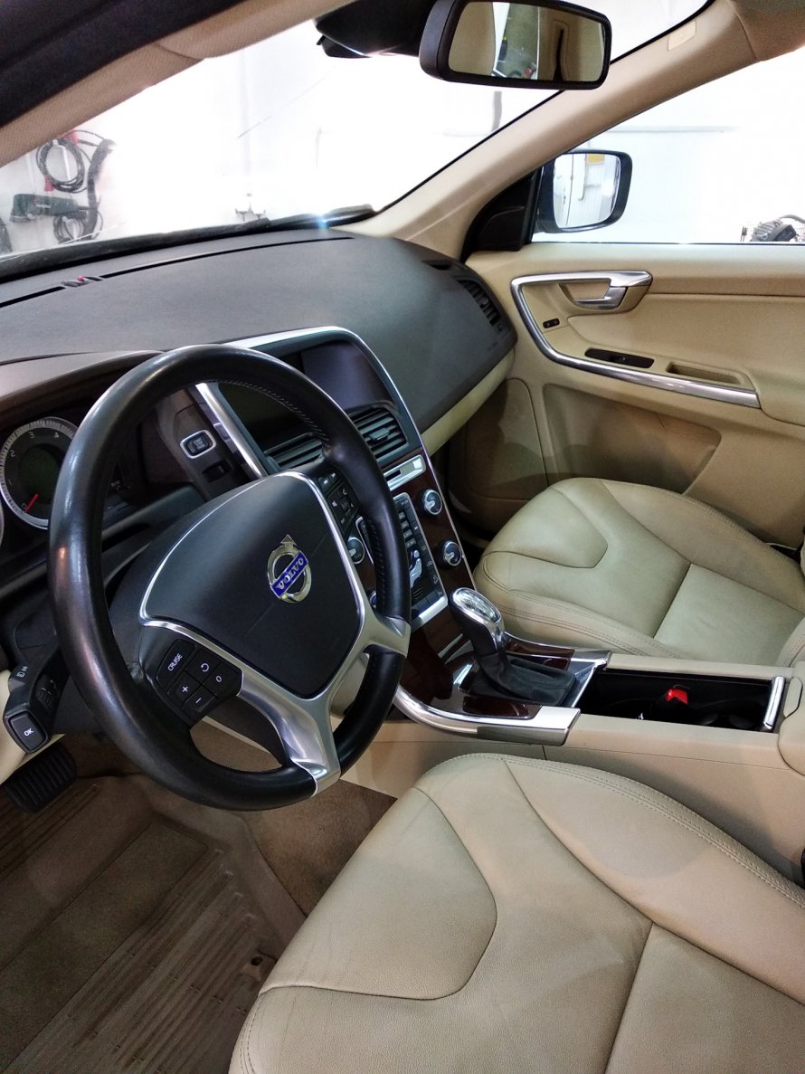 Volvo xc60 2016 салон