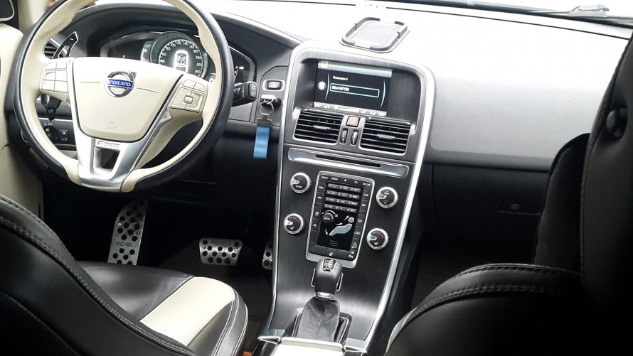 Volvo xc60 2010 салон