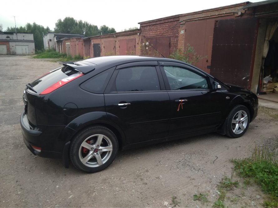 Ford Focus 2 хэтчбек купе чёрный