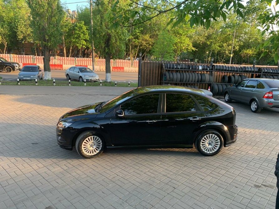 Ford Focus 2 хэтчбек черный