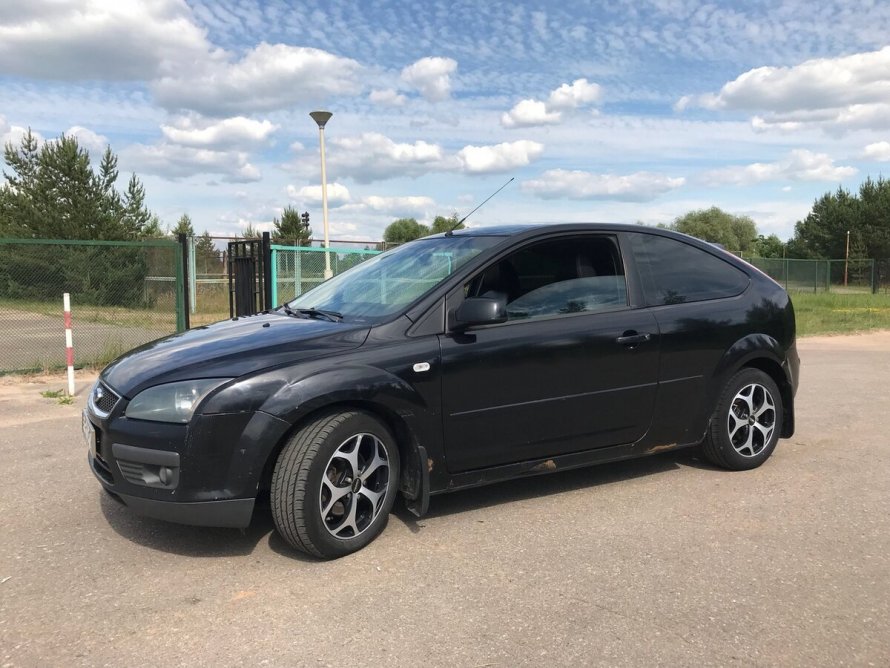 Ford Focus 2 хэтчбек черный