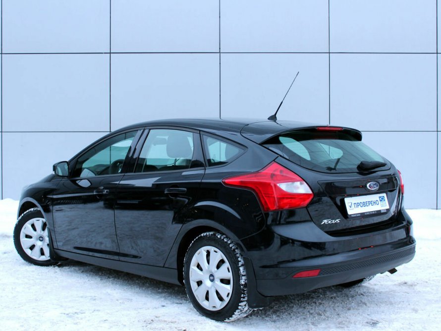 Ford Focus 3 хэтчбек черный