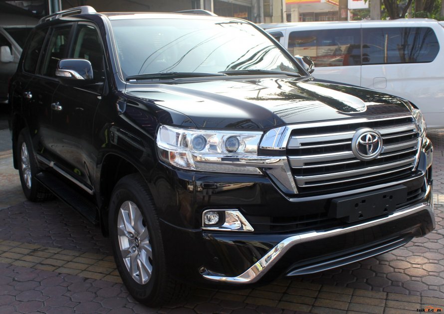 Toyota Land Cruiser 300 Camo