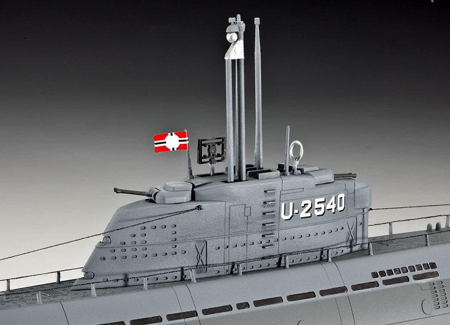 Revell 05078 1:144 German Submarine Type XXI u2540 with Interior