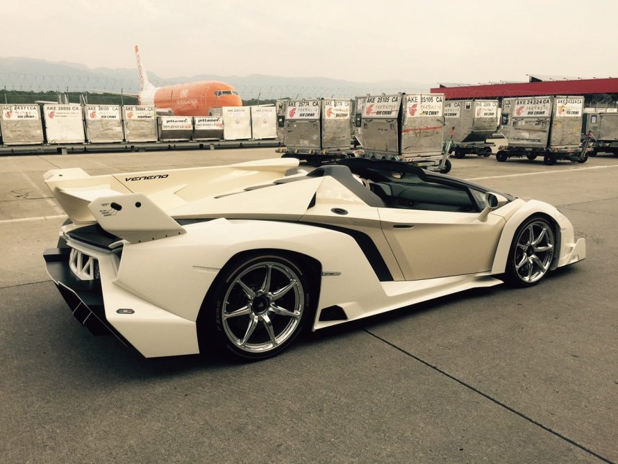 Lamborghini Veneno Roadster 2020