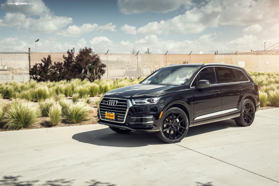 Audi q7 2018 Black