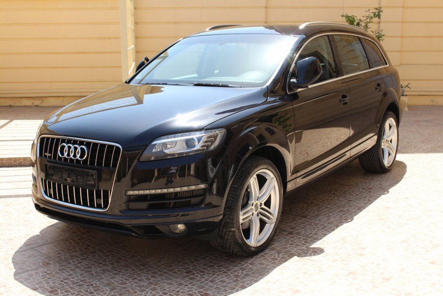Ауди q7 черный 2012