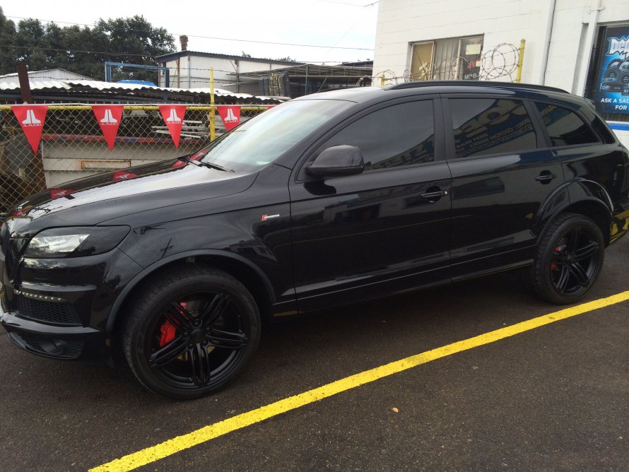 Audi q7 черные диски
