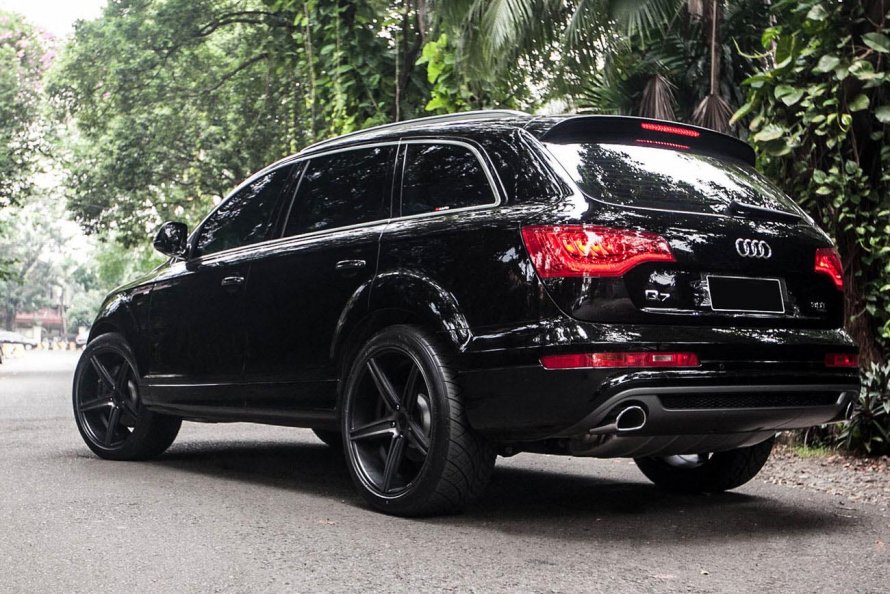 Audi q7 2014 черный