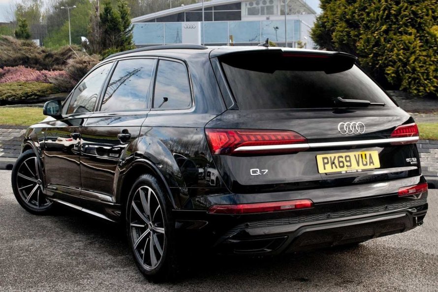 Ауди q7 2020 черный