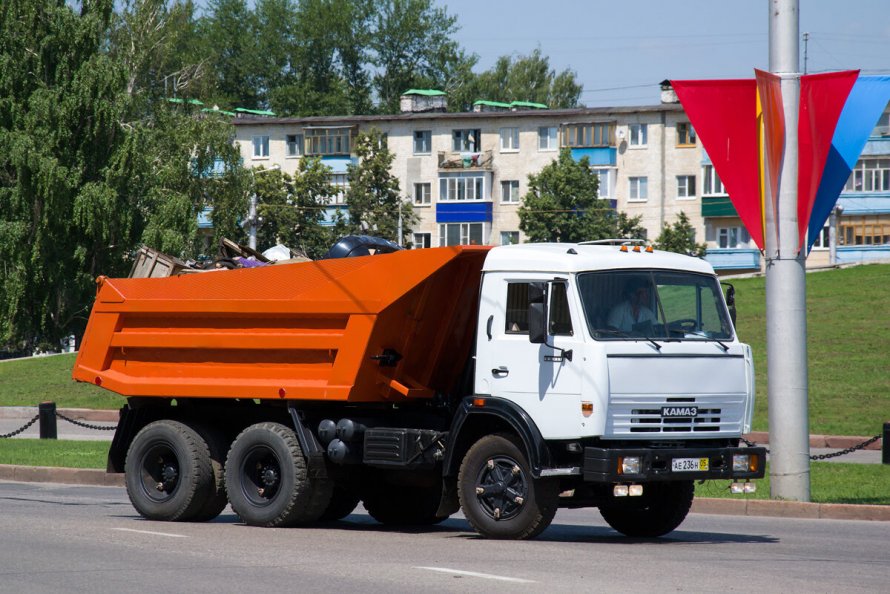 КАМАЗ 55111 самосвал зелёный