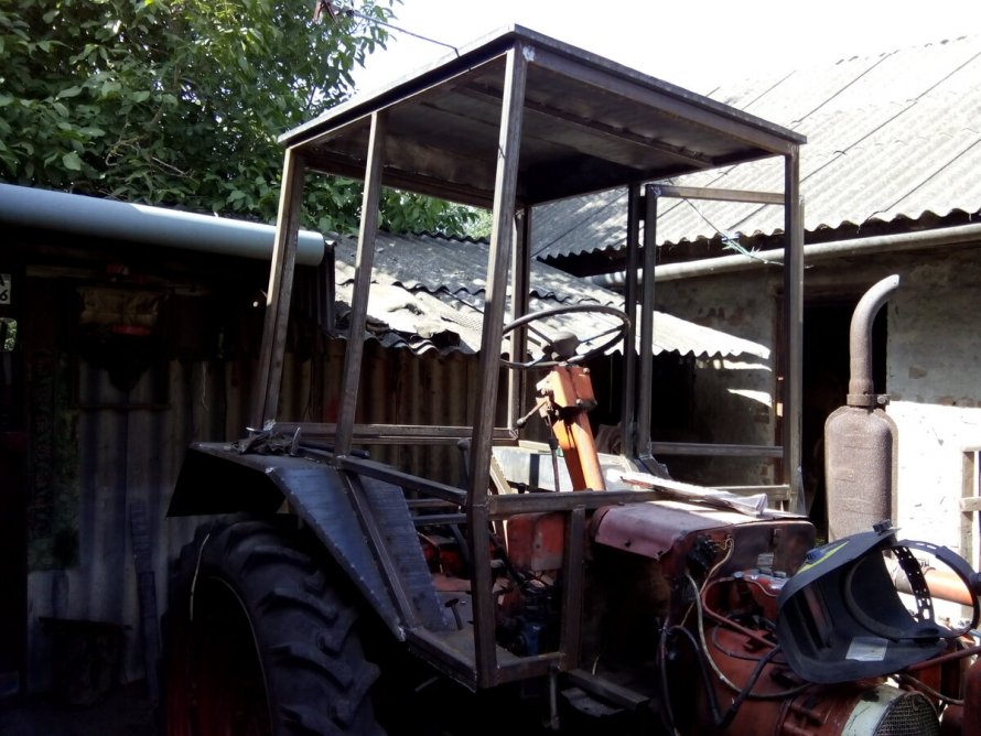 Кабина трактора т-25