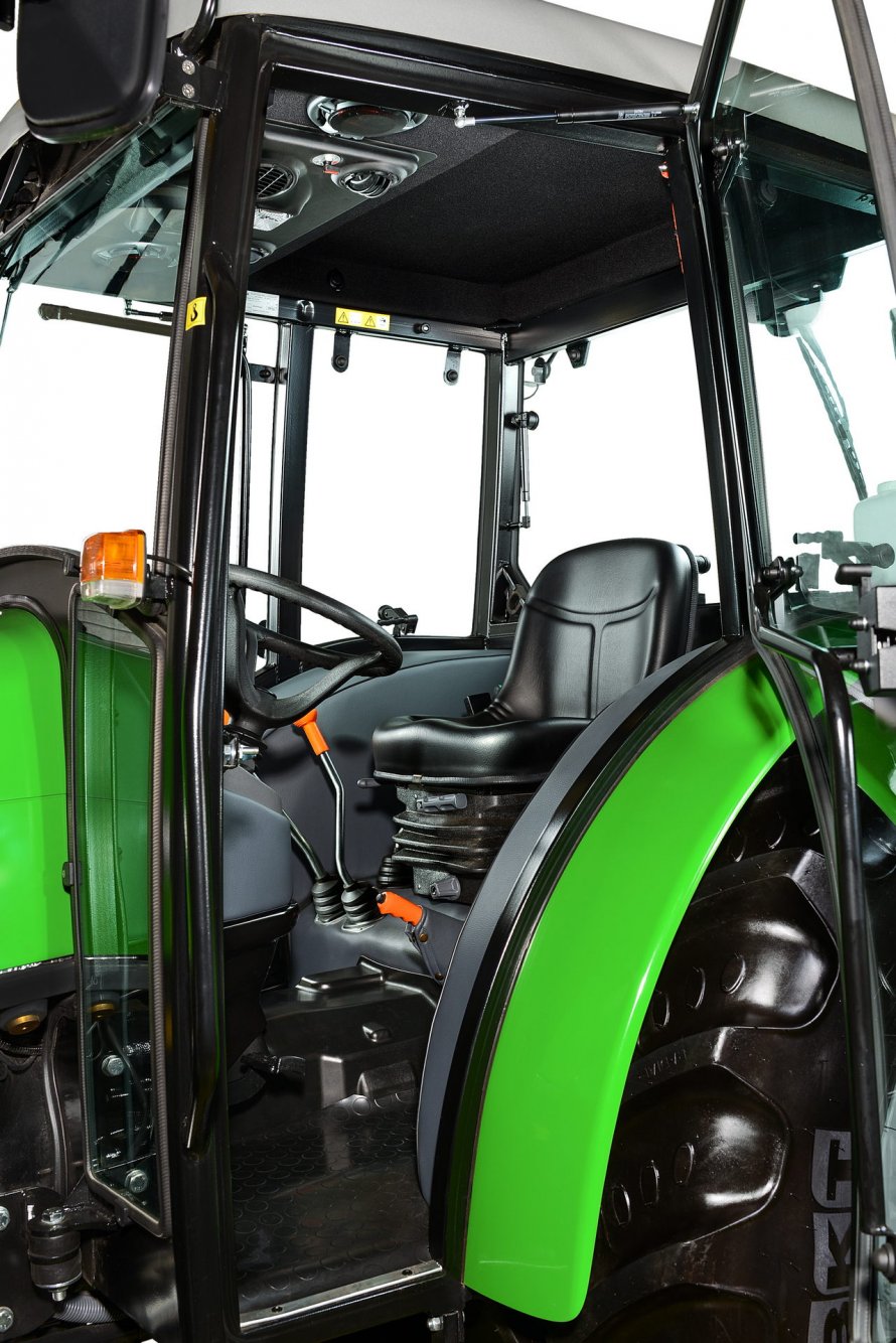 Deutz Fahr Agrolux 4.80 в кабине