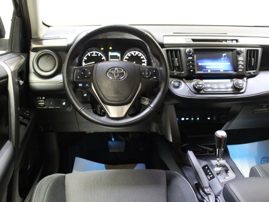 Toyota rav4 салон