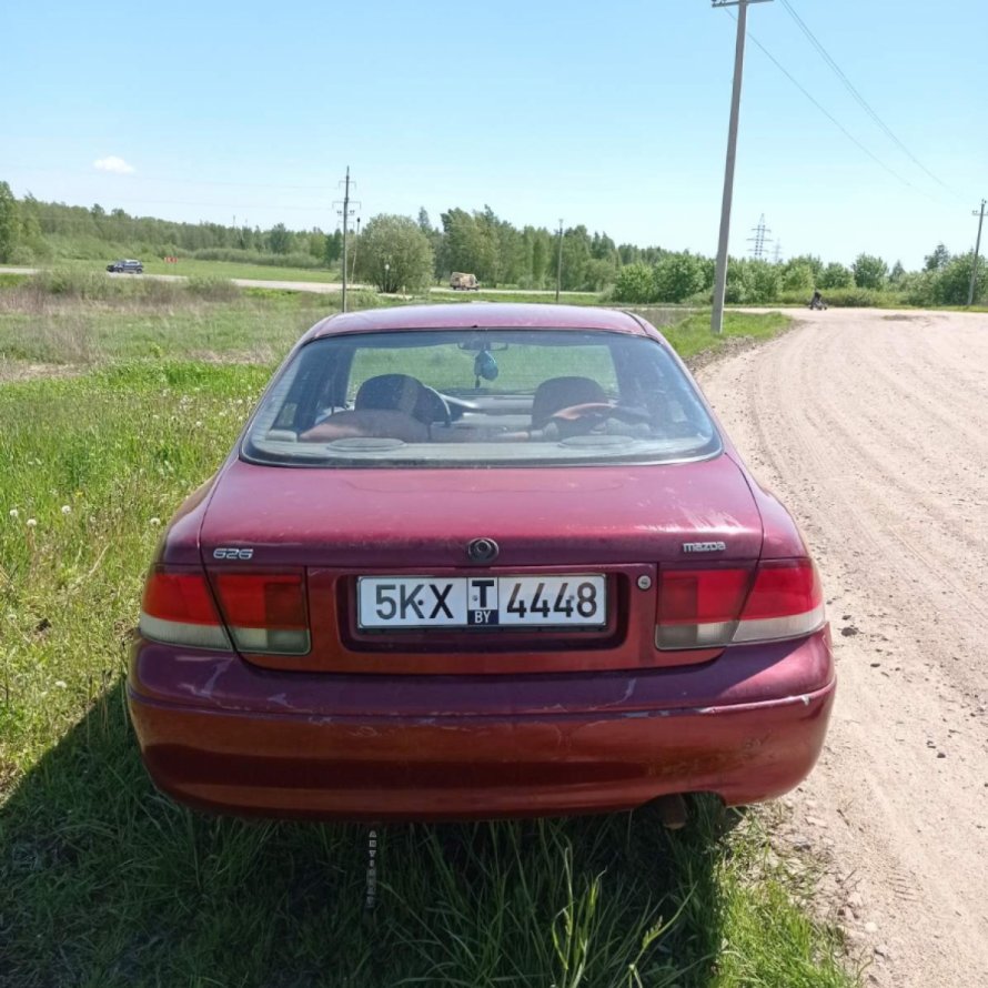 Мазда 626 седан серая