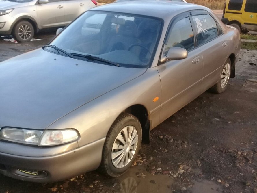 Мазда 626 1993 седан