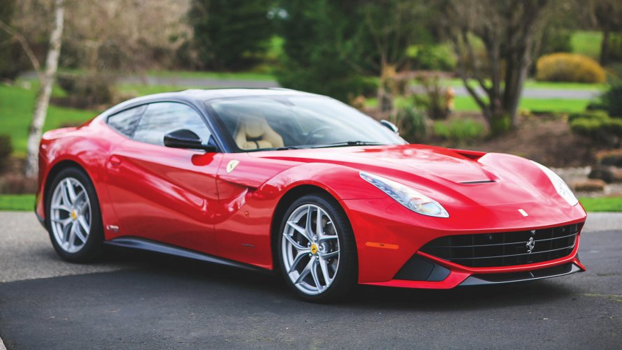 Ferrari f12 Berlinetta красная