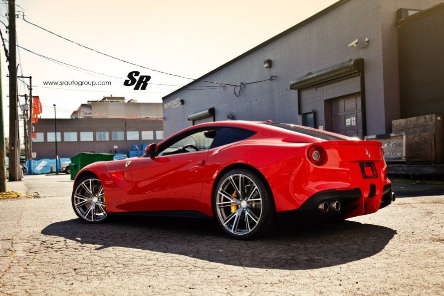 Ferrari f12berlinetta автомобиль