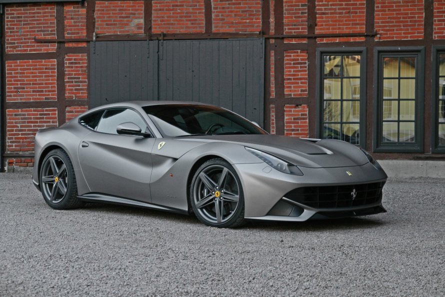 Ferrari f12 Berlinetta серая