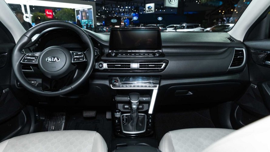 Kia Seltos 2020 комплектация Comfort