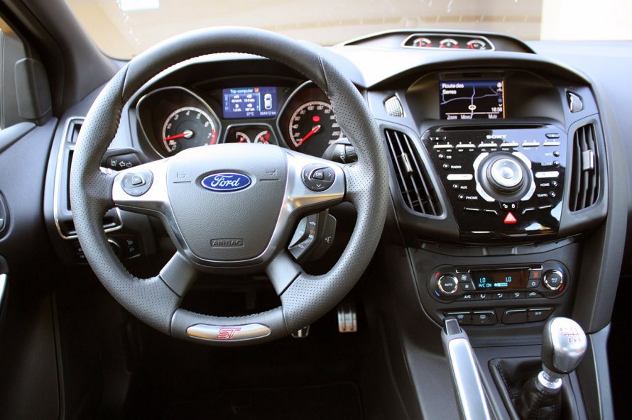 Ford Focus 2013 салон