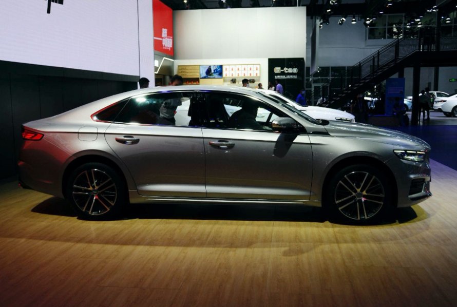 Geely седан 2021