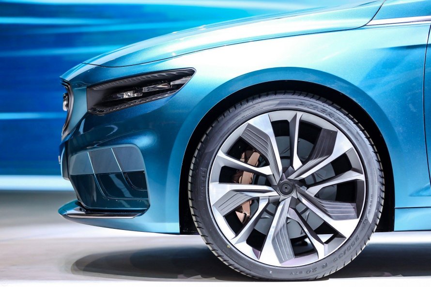 Geely Emgrand 2021