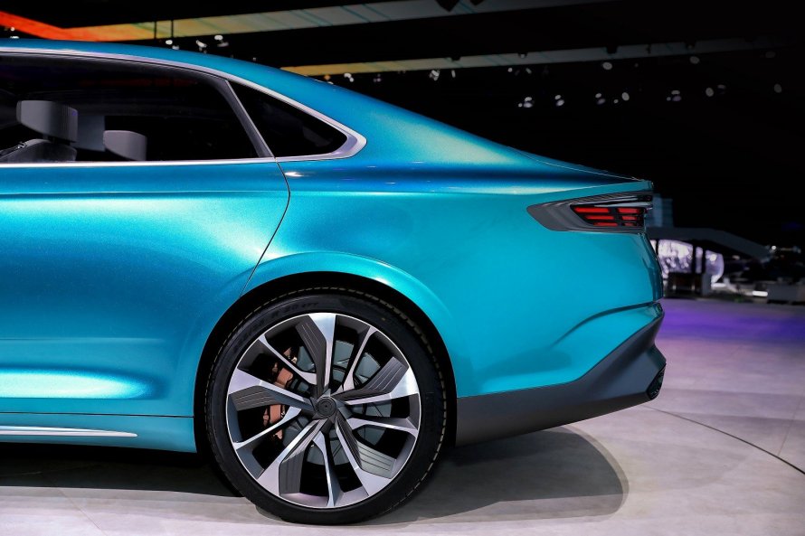 Geely седан 2021 Preface